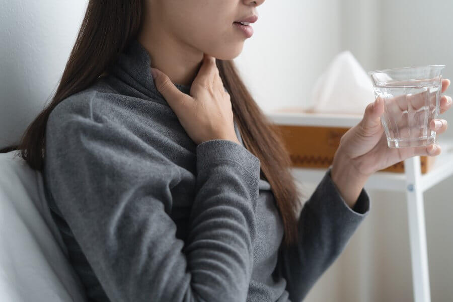 Ostry ból gardła przy przełykaniu – co warto wiedzieć?